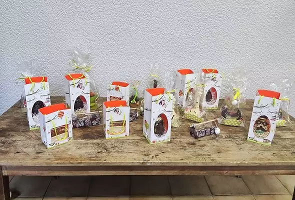 Illustration de Ateliers fabrication de chocolats de Pâques
