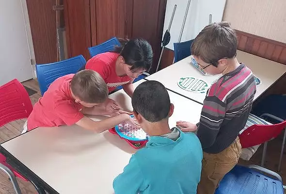 Illustration de Apprentissage par le jeu dans le cadre du CLAS
